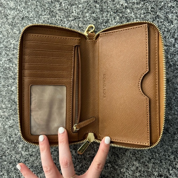 Michael Kors Jet Set Wristlet in Brown - Picture 3 of 4